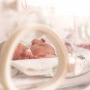 S-a spus că bebelușii au murit din cauza mamelor, dar o nouă anchetă a descoperit nereguli la maternități