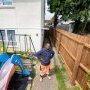 Vecinii mei și-au pus un gard de 2 metri că să nu îl mai lase pe copilul nostru să se joace la ei în curte