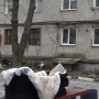 O mamă din Moldova și-a abandonat copilul de 8 luni în scara unui bloc. I-a lăsat alături și biberonul cu lapte cald