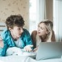 I-am spus iubitei mele să plece de acasă 7 ore în fiecare zi, pentru că eu lucrez și nu vreau să fiu deranjat. De ce e supărată?