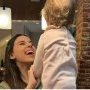 O mamă a decis să-și crească bebelușul vegan. „Unii forțează copiii să mănânce, eu o forțez să fie vegană pentru a nu face endometrioză”