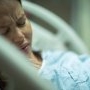 O mamă luptătoare își împărtășește povestea cu speranță: „M-am trezit din operația de cezariană și am cerut copilul”