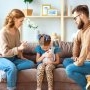 Cinci situații în care nu ar trebui să punem copilul să aleagă între mami și tati