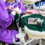 O femeie a descoperit că a rămas în pântec cu un instrument chirurgical de mărimea unei farfurii