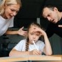 2 din 5 copii sunt abuzați verbal de părinți. Cum protejăm copiii?