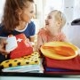 Ne pregătim pentru vacanță. Ce să nu îți lipsească din trusa prichindelului tău?