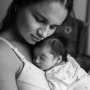 Am ales să-mi ascund depresia postpartum...