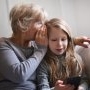 Când „nu-i spune lu' mami” devine o problemă gravă! Greșeala încă des întâlnită de bunicii din zilele noastre