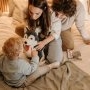 Viața după divorț. Lăsăm copilul să doarmă în același pat cu noul/noua partener/ă din viața părinților?