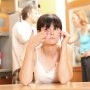 Fiica mea adolescentă poate fi gay din cauza mea? Mi-a spus că nu vrea să audă de bărbați după ce a văzut ce am trăit eu cu tatăl ei