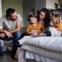 Silent parenting: ce este și când devine o formă de neglijare emoțională