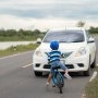 Un copil de trei ani a fost lovit mortal de o mașină dupa ce a ieșit nesupravegheat pe stradă
