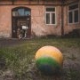 Un copil de 2 ani din Republica Moldova a fost găsit mort în fosa din curte. Fusese dat dispărut de fratele mai mare