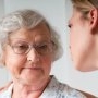 Soacra mea a chemat preotul acasă să mă convingă să-mi dau jos unghiile cu gel și să merg la biserică. Crede că-mi înșel soțul pentru că fac naveta la muncă