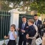 Fetița lui Nicușor Dan, alături de tatăl ei în prima zi de școală. Ce se întâmplă cu protestele profesorilor în București