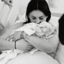 O mamă care a născut la clinica privată din Constanța, unde a murit Mădălina, susține că medicii i-au resuscitat bebelușul când îl avea la piept. „Mi-au adus copilul inert"
