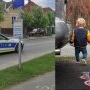 Tragedie în Harghita! O mamă și-a ucis copilul de 1 an și 5 luni, după ce l-a lovit accidental cu mașina ieșind din curte