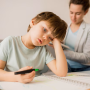 Am obosit să explic că ADHD-ul nu e lipsă de educație. Și mai ales nu e vina mamei