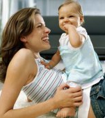 Joaca-te cu bebelusul tau: 5 activitati ieftine si la indemana care il vor face fericit