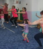 Fundatia Nadia Comaneci va invita la MiniMe AeroDance Curs de aerobic, fitness si dans pentru copii si mamici