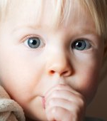 Explicatia psihologica a nevoii copilului de suzeta sau de a-si suge degetul