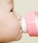 Statul acorda lapte praf gratis pentru copii