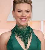 Scarlett Johansson si-a adus pompa de san la Oscaruri