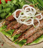 La gratar: kebab din carne de vita