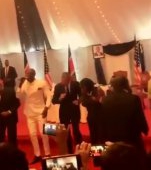  Cel mai cool presedinte: Barack Obama a dansat la un dineu oficial in Kenya!