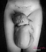 Fotografia emotionanta devenita virala! O mamica, bebelusul ei si o operatie de cezariana