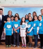 Nadia Comaneci si Ilie Nastase ii incurajeaza pe copiii supradotati din familii nevoiase sa-si deseneze un viitor mai bun