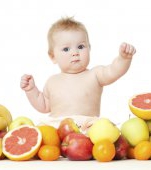 Ghid pe varste: fructele recomandate pentru copii 