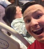 Un barbat si-a facut un selfie cu sotia sa...in timp ce aceasta nastea