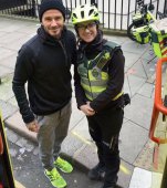Gestul impresionant al lui David Beckham: A cumparat ceai cald pentru un paramedic si pacientul sau