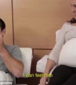 Video: Cum reacţionează tăticii când experimentează cu propriul corp mişcările bebeluşului din burtica mamei