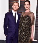Anne Hathaway a devenit mămică de băieţel!