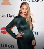 Chrissy Teigen şi John Legend au devenit părinţi!