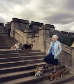 Regina Marii Britanii la 90 de ani! Fotografii impresionante cu Regina Elisabeta a II-a şi membrii Casei Regale Britanice