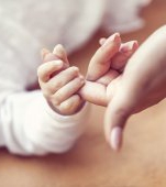 7 moduri prin care să ajuţi o mamă în prima lună a bebeluşului