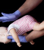 Reguli de prim ajutor în caz de sufocare la bebeluși 