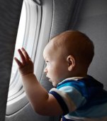 Ideea genială a unei companii aeriene de a rezolva problema bebelușilor care plâng în avion