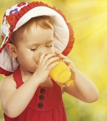 Cele mai apreciate sucuri naturale și siropuri din fructe pentru copii