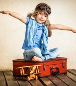 Cum sa călătorești alături de copil cu avionul: Ghid pe vârste 