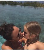 Victoria Beckham naște discuții intense după ce postează o poză cu fetița ei