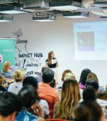 Conferința Social Moms: Beneficii și limite în relația copilului cu internetul și tehnologia