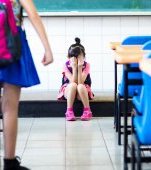 La 33 ani încă îmi amintesc cum eram hărțuită de colegi în școală. Cum afectează bullying-ul dezvoltarea copilului?
