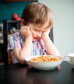 Lipsa poftei de mâncare la copii: cauze fiziologice 