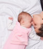 Care este poziția de somn corectă a bebelușului?