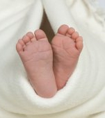 O mamă este arestată după ce i-a impus bebelușului său o dietă foarte strictă