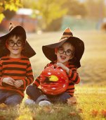 Cele mai haioase costume de Halloween pentru gemeni